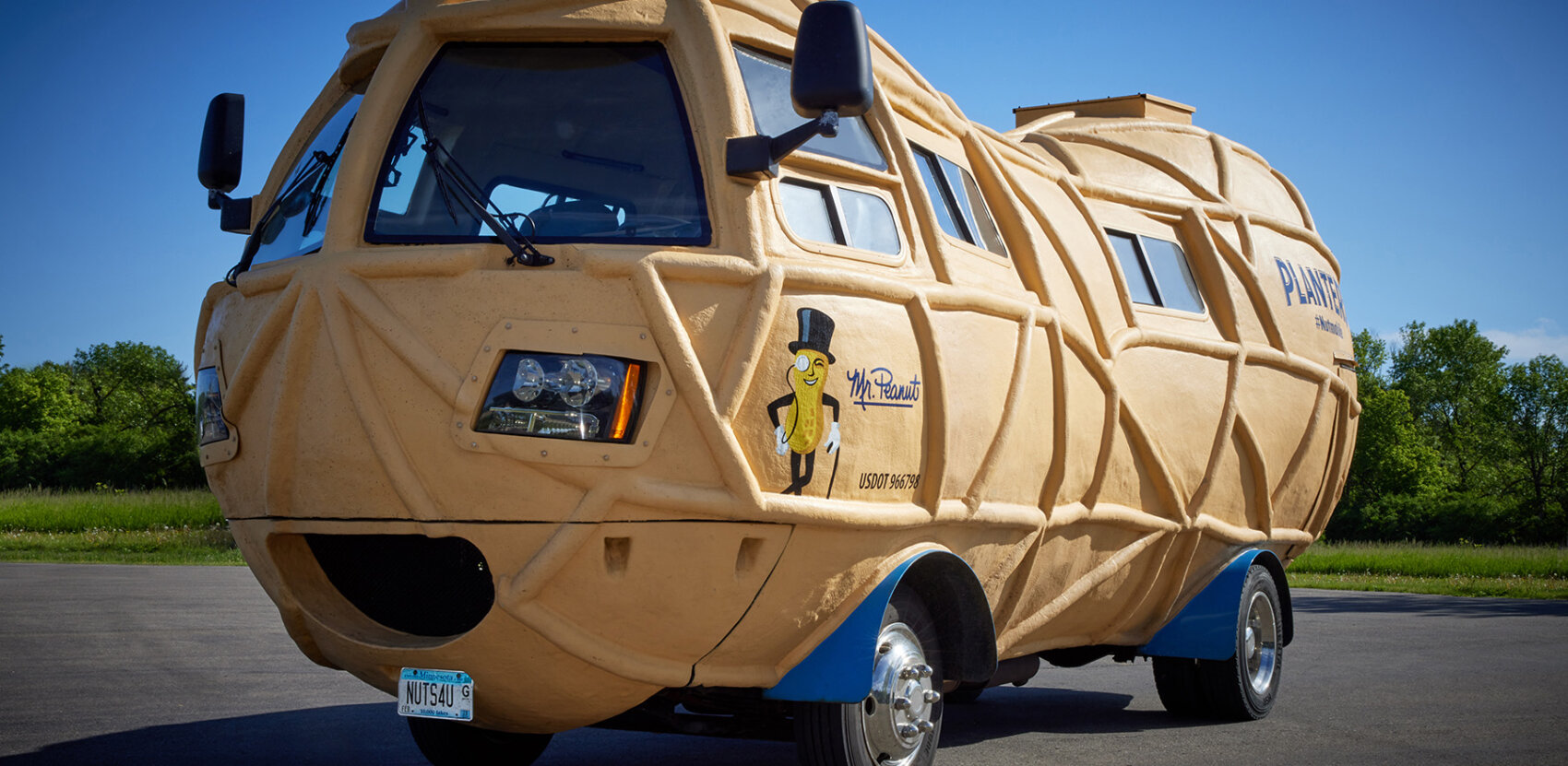 Peanutters PLANTERS® NUTmobile